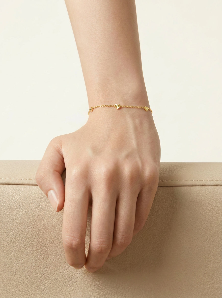Incremented Heart Charm Bracelet - 18K Gold Plated